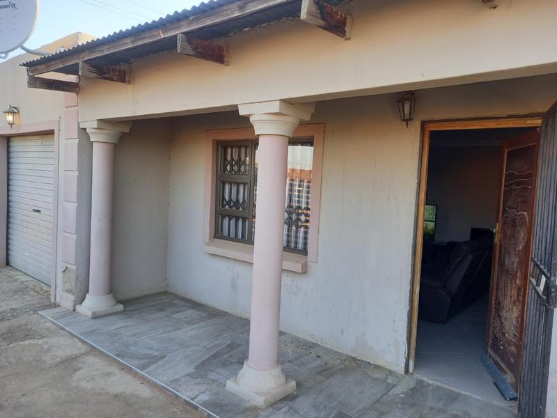 2 Bedroom Property for Sale in Thabong Free State